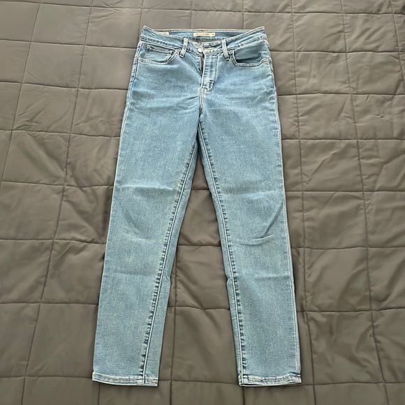 Levi's Denim - Levi’s Premium Jeans - 721 High Rise Skinny. Size 28.